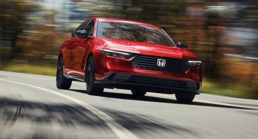 El nuevo Honda Accord 2023 llega a los concesionarios Honda este mes como el último sedán mediano de referencia