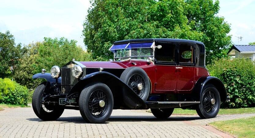 Rolls-Royce Phantom: 100 Años de Lujo Personalizado y Poder