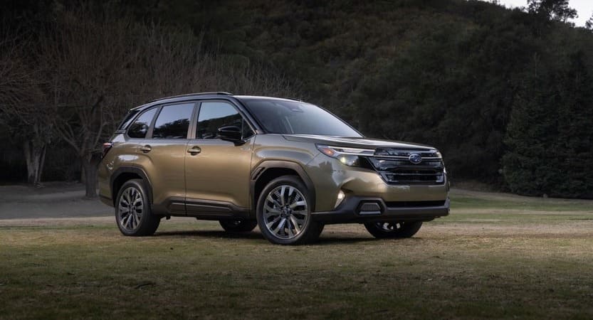Subaru finalmente entra en el segmento de SUV híbridos con el 2025 Forester.