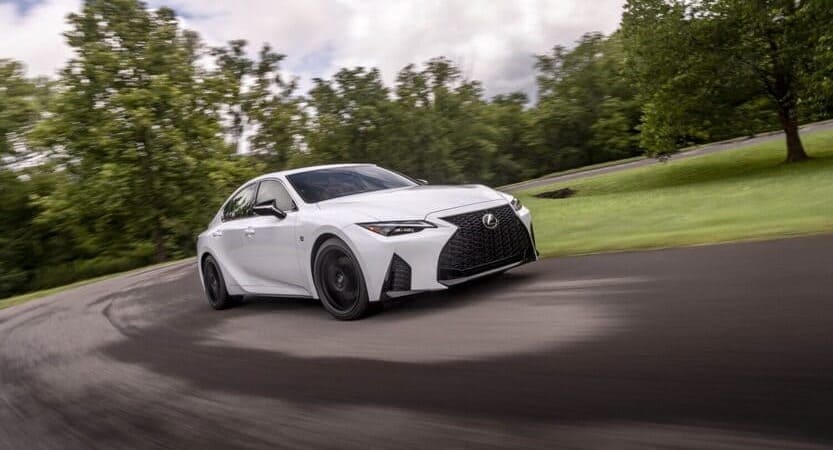 Lexus IS 350 F-Sport, esquivando la modernidad, rindiendo culto a la tradición.